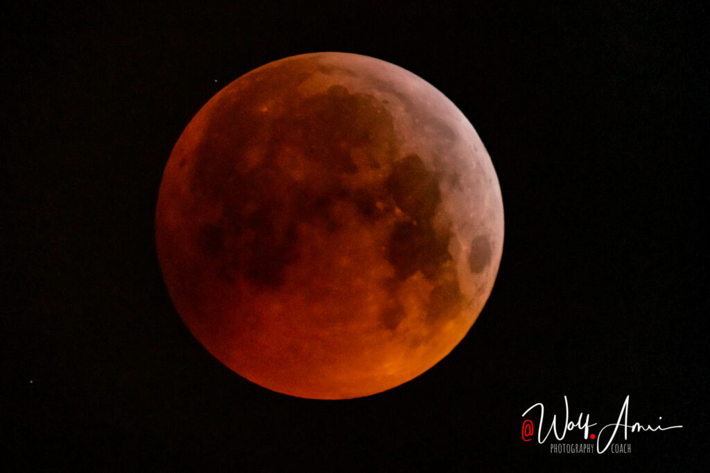 lunar eclipse long shutter speed